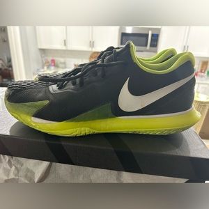Barely used Nike Court Zoom Vapor Cage 4 Rafa Mens Tennis Shoe size 13